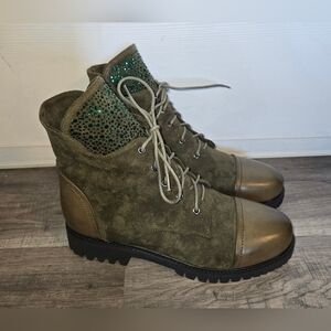 Olive Green Faux Suede, Faux Leather Women's Combat Boots, Size 8, Rosewand, New